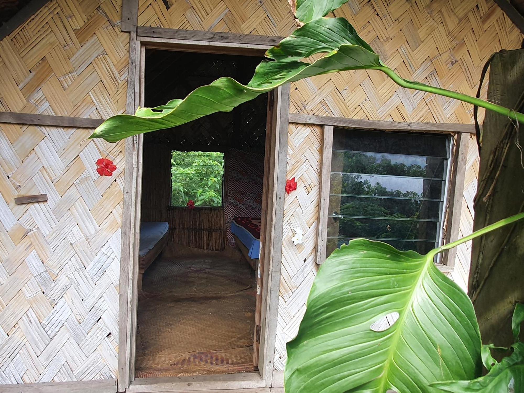 Island Paradise Bungalows Lenkuru Экстерьер фото